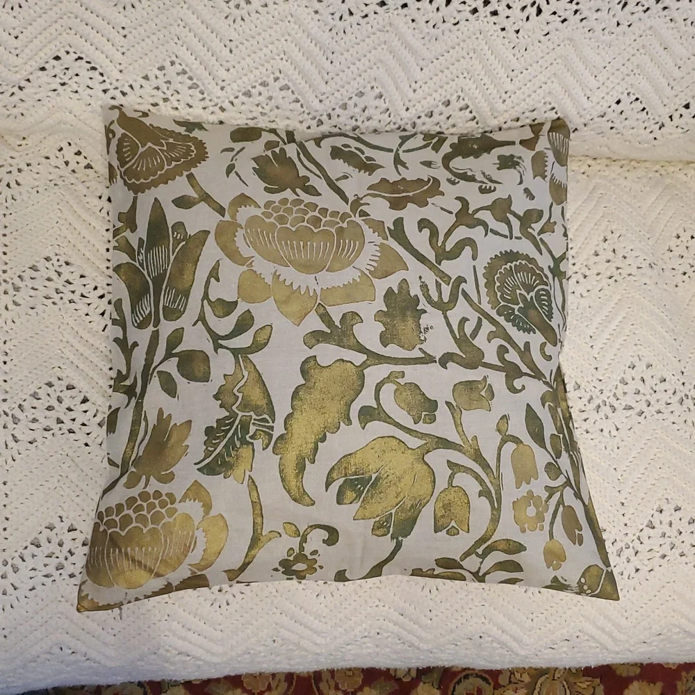Pottery Barn Linen/Cotton Botanical Gold and Green Accent Sham.